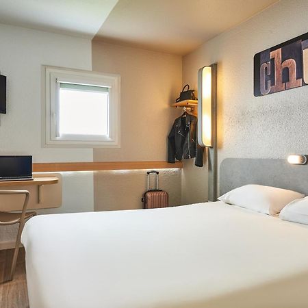 Ibis Budget Versailles Chateau Saint Cyr L'Ecole Exterior foto