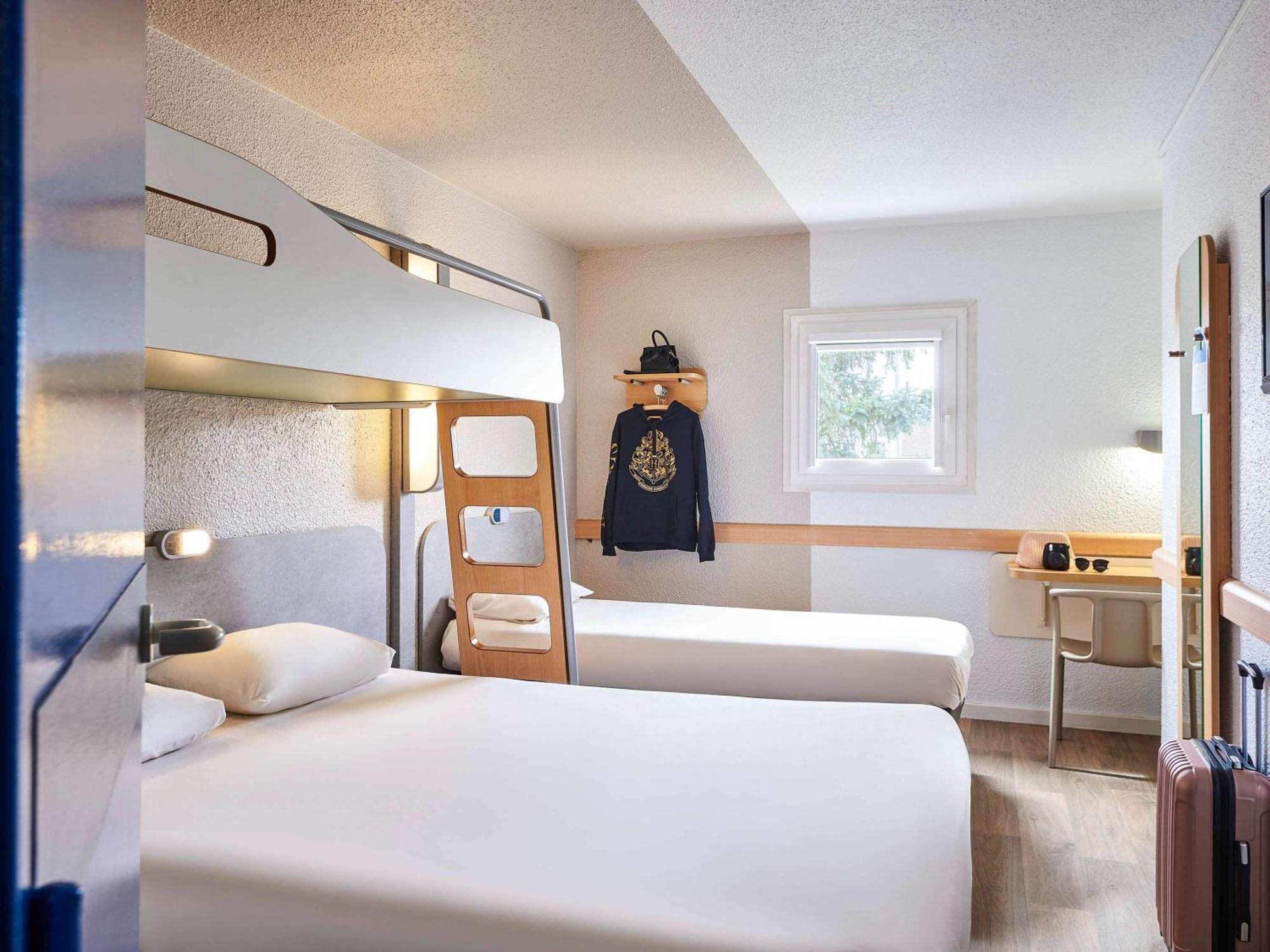 Ibis Budget Versailles Chateau Saint Cyr L'Ecole Exterior foto