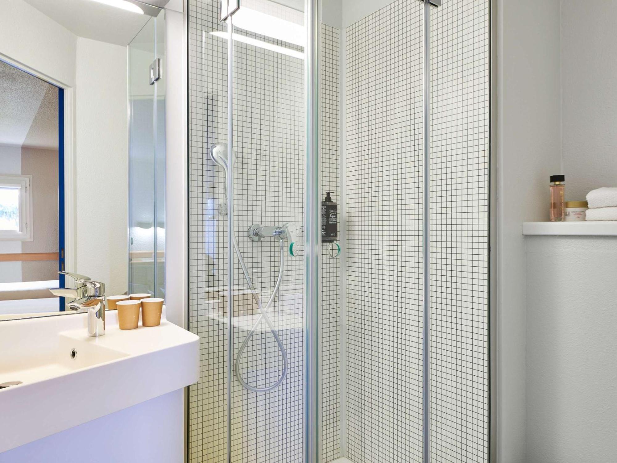 Ibis Budget Versailles Chateau Saint Cyr L'Ecole Exterior foto