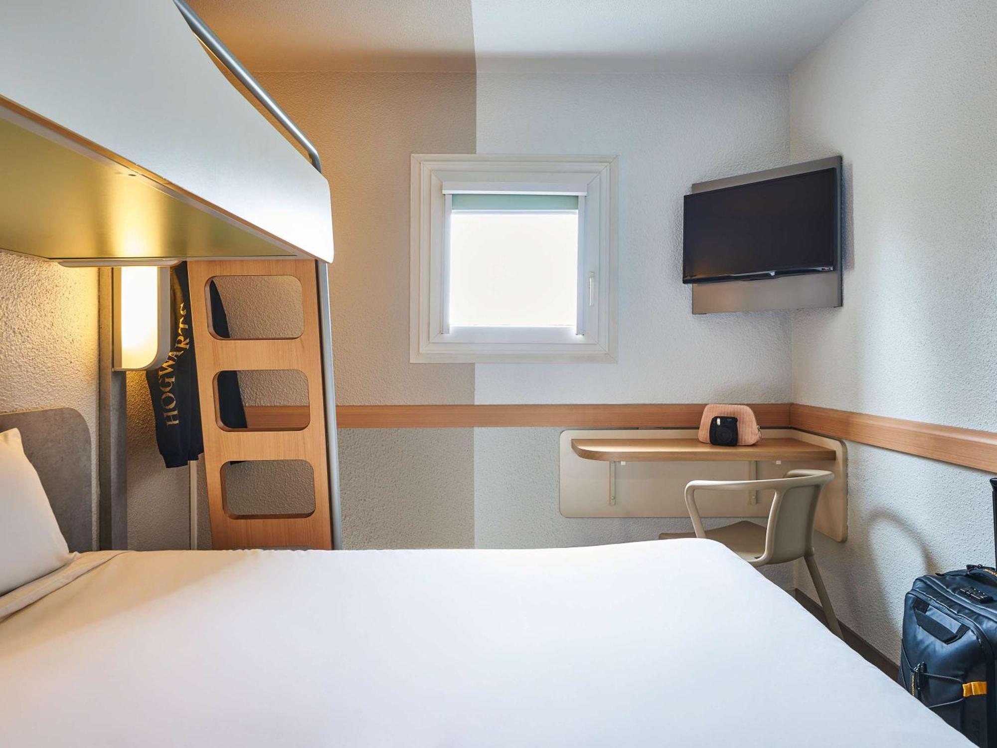 Ibis Budget Versailles Chateau Saint Cyr L'Ecole Exterior foto