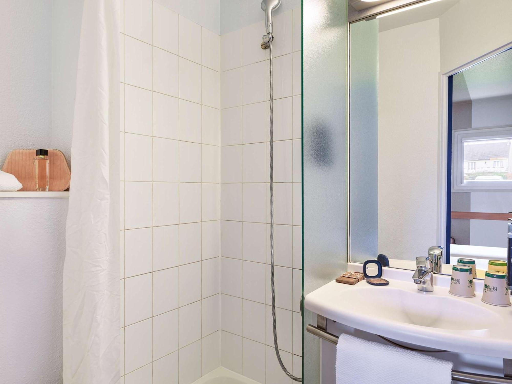 Ibis Budget Versailles Chateau Saint Cyr L'Ecole Exterior foto