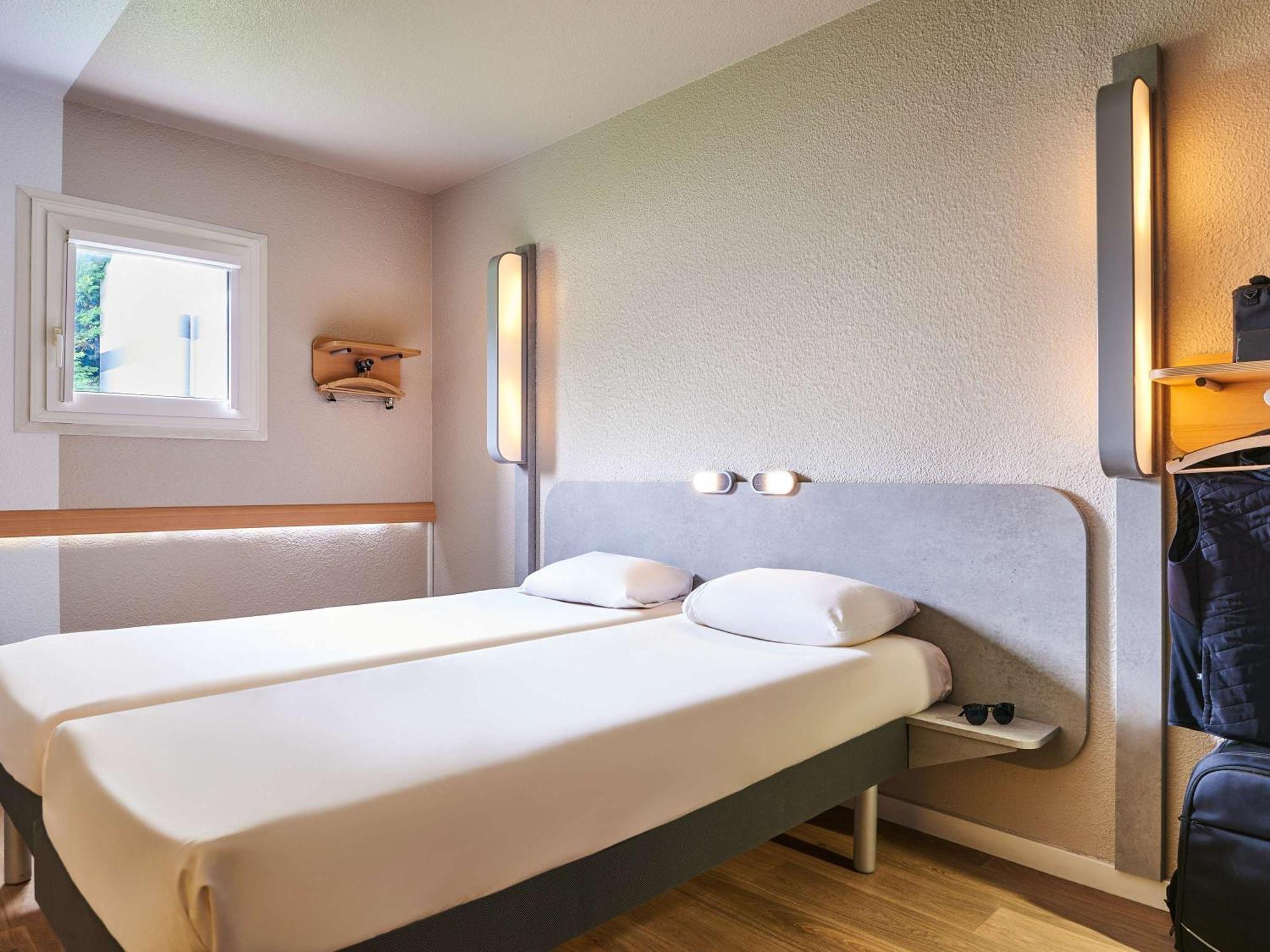 Ibis Budget Versailles Chateau Saint Cyr L'Ecole Exterior foto