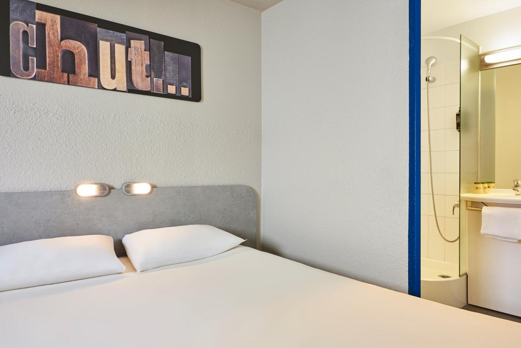Ibis Budget Versailles Chateau Saint Cyr L'Ecole Exterior foto