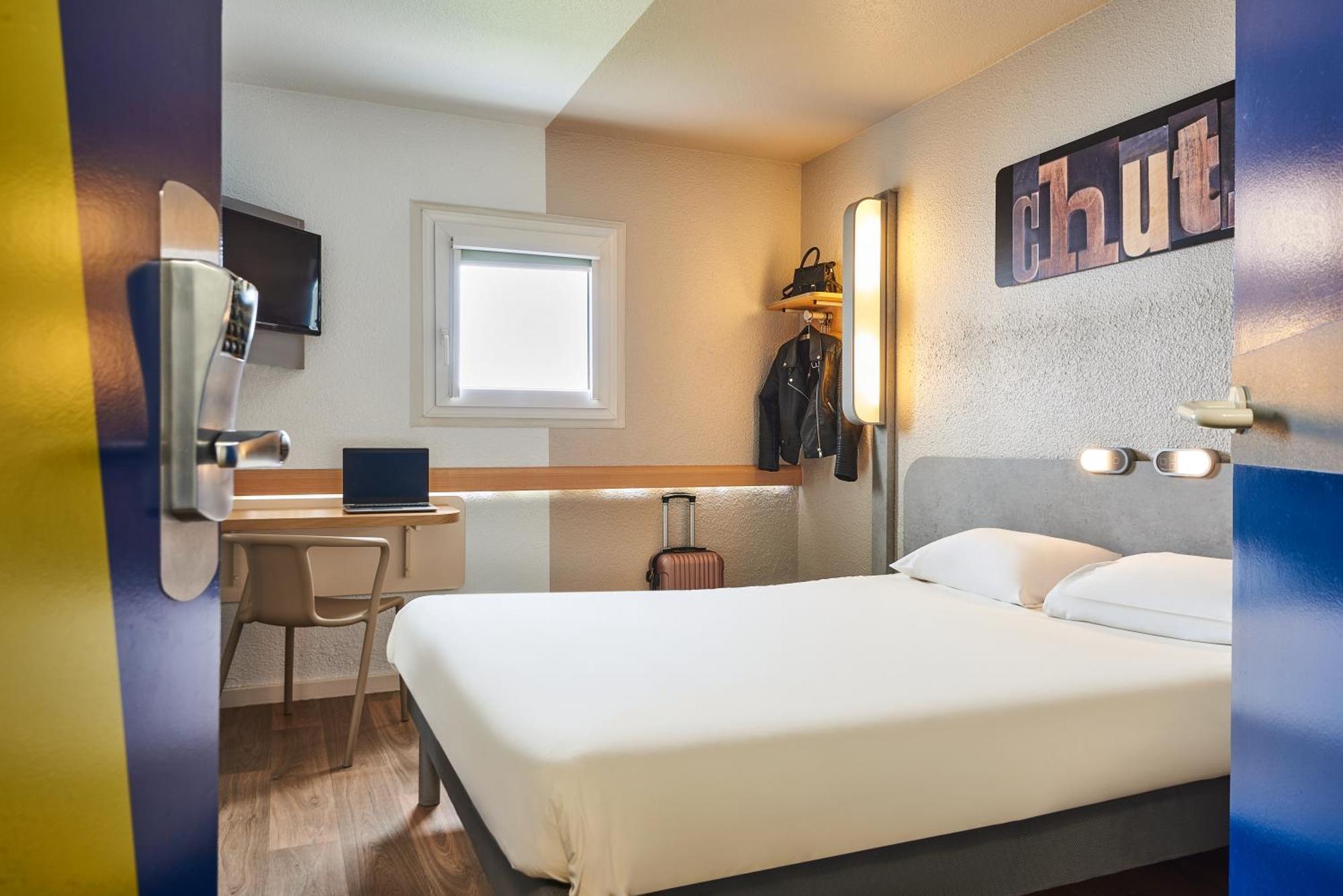 Ibis Budget Versailles Chateau Saint Cyr L'Ecole Exterior foto