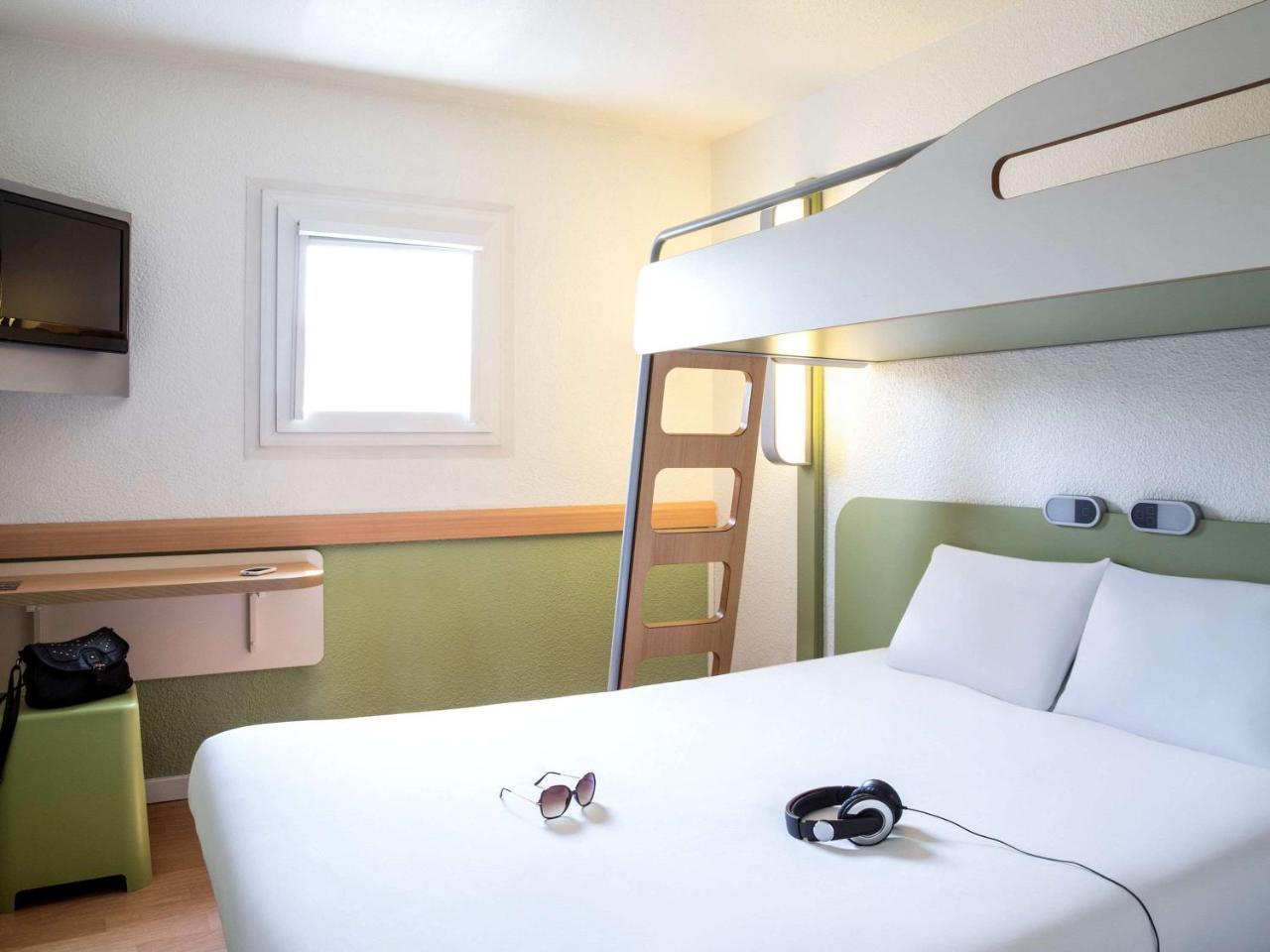 Ibis Budget Versailles Chateau Saint Cyr L'Ecole Exterior foto