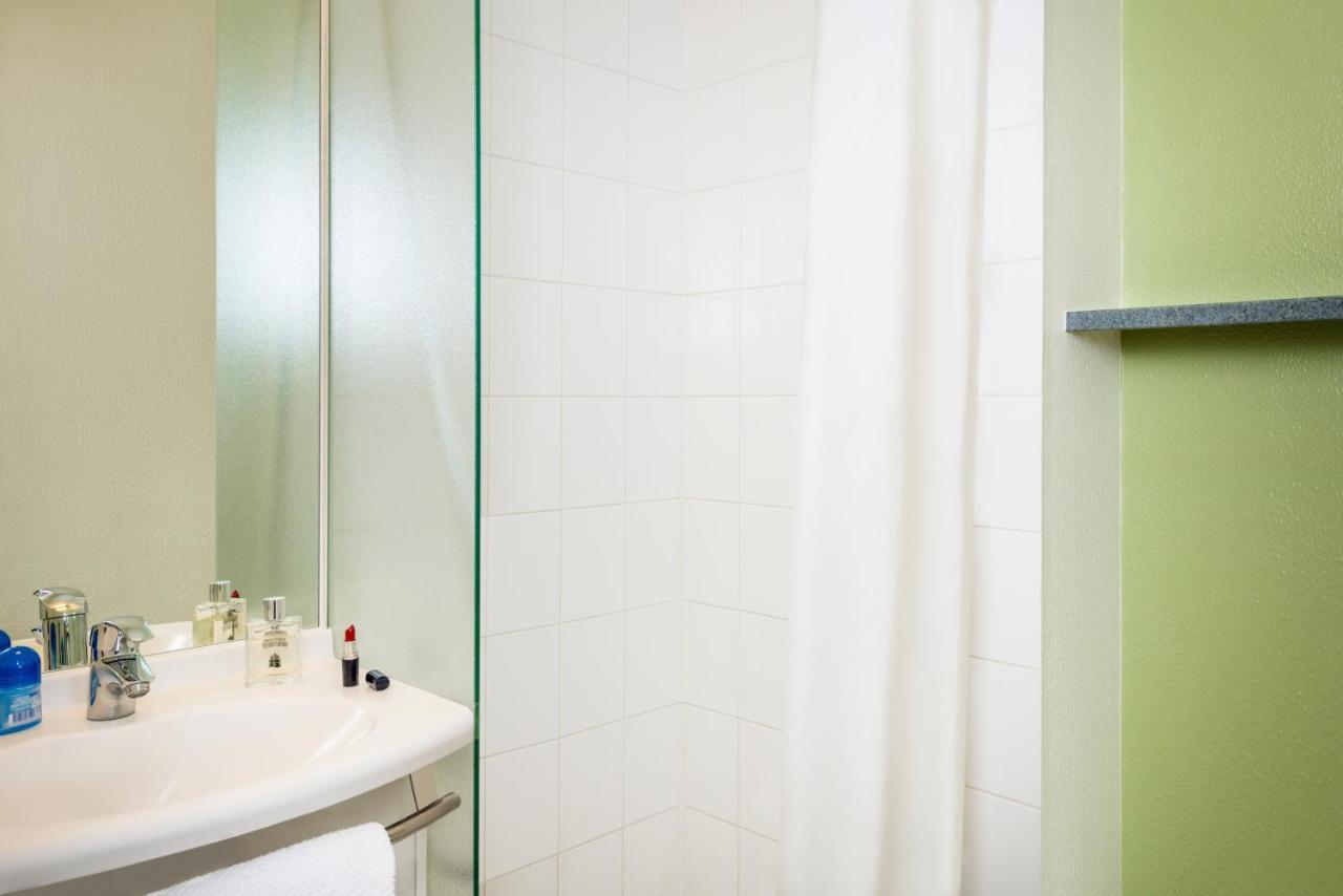 Ibis Budget Versailles Chateau Saint Cyr L'Ecole Exterior foto