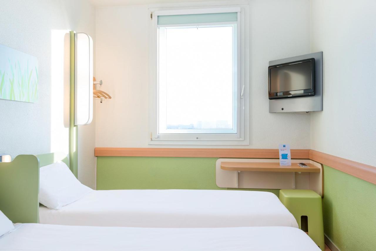 Ibis Budget Versailles Chateau Saint Cyr L'Ecole Exterior foto