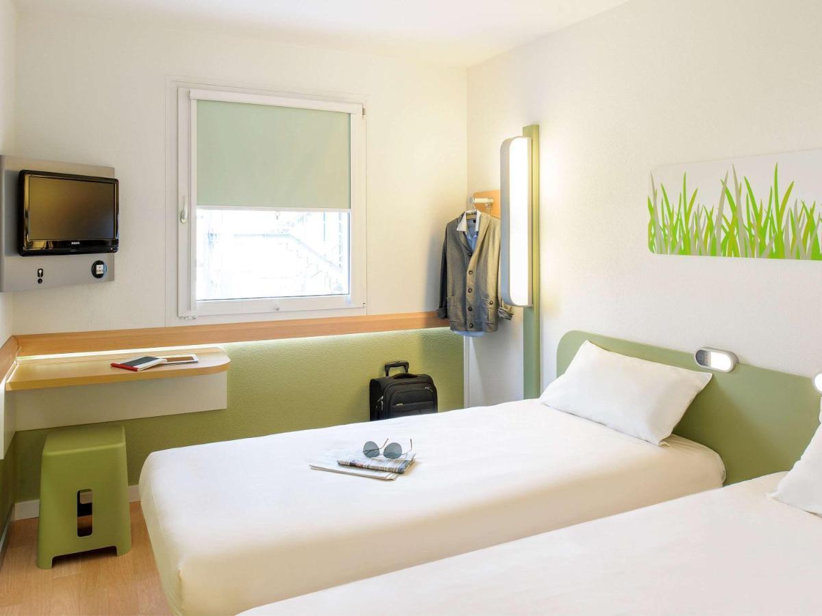 Ibis Budget Versailles Chateau Saint Cyr L'Ecole Exterior foto