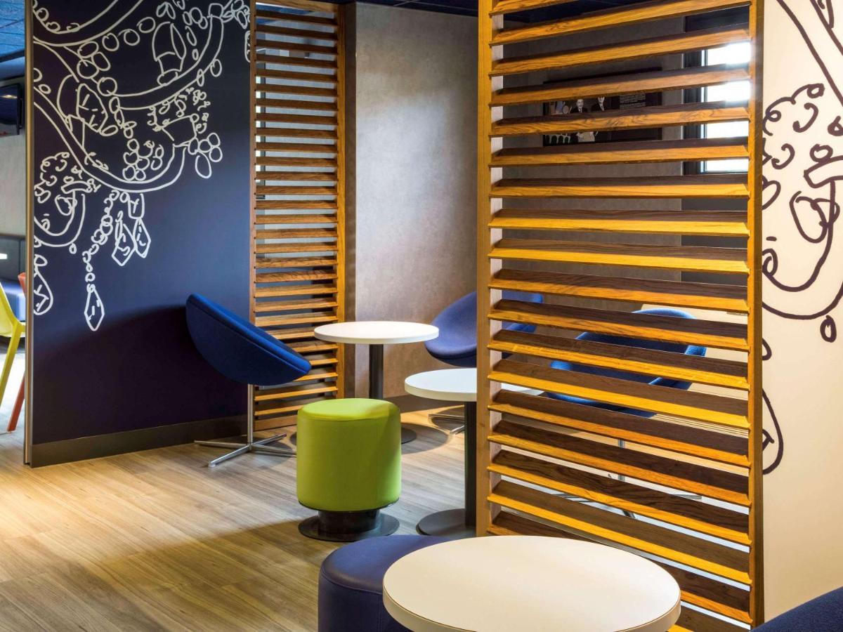 Ibis Budget Versailles Chateau Saint Cyr L'Ecole Exterior foto